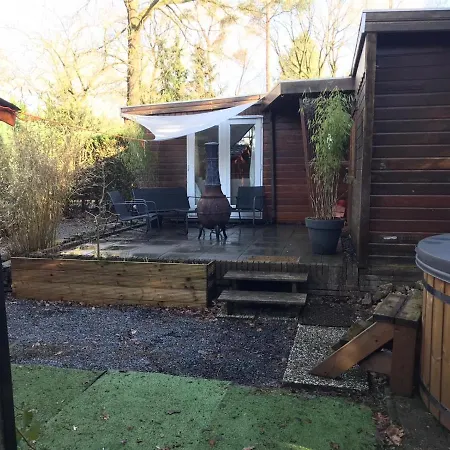 Vrijstaand Chalet Met Prive Hottub פורטהאוזן